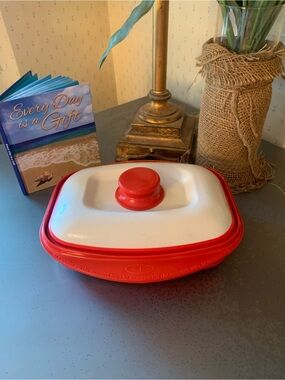 RANGE MATE grill for use in microwave only. Rectangle, RED and WHITE.